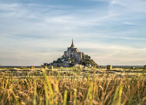 cielos Mont Saint Michel, Francia
