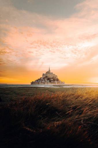 cielos Mont Saint Michel, Francia