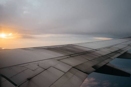 avion avión ala cielo viajes transporte volador atardecer