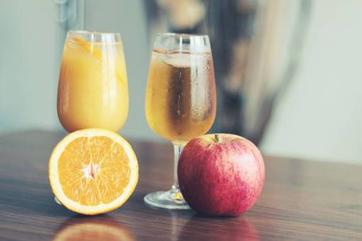 apple manzana jugo de naranja vaso bebidas desayuno saludable