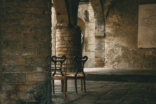 abandoned architecture  pillar  chairs  old  bricks  chairs  dark