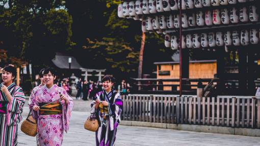 fences asian  people  women  girls  kimono  japanese  lantern