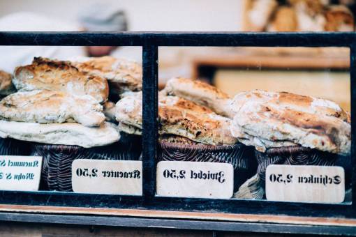 bake  bread  pastry  vendor  sell  restaurant  shop