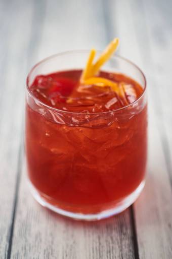 mixing cocktail  summer  red  berry  drink  beverage  alcohol