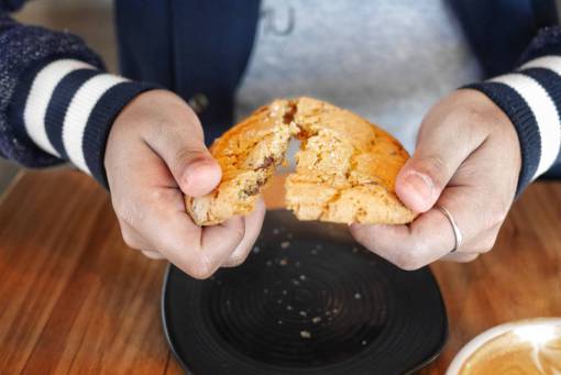 galleta cookie break desayuno cafe yum hombre gente
