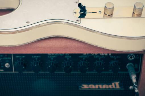 guia amplificador de guitarra eléctrica instrumentos musicales equipo sonido audio