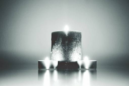 escalador fuego velas cera blanco y negro escala de grises