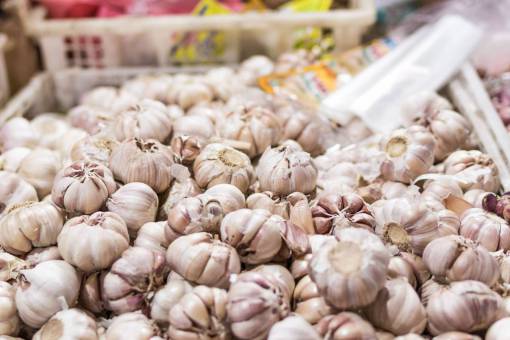 garlic  market  organic  food  fresh  healthy  vegetable