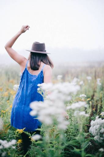 green  grass  flower  outdoor  nature  plant  sky