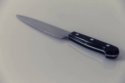 sharp-angles knife  sharp  kitchen  utensils  reflection
