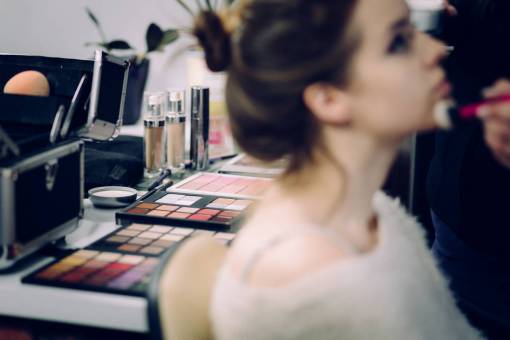 maquillaje maquillaje gente mujer belleza cara lápiz labial