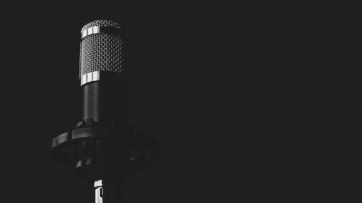 acero micrófono música grabación de audio de acero en blanco y negro