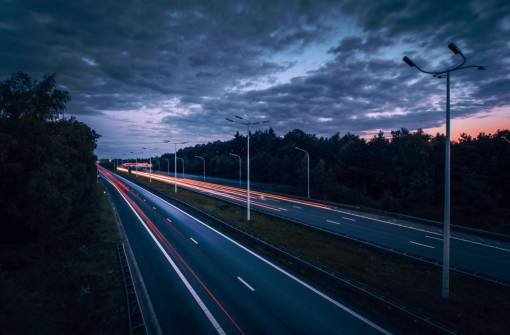 autopista autopista luces noche noche oscura anochecer coches