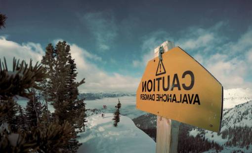 cumbre naturaleza paisaje montañas cumbre picos nieve bosques