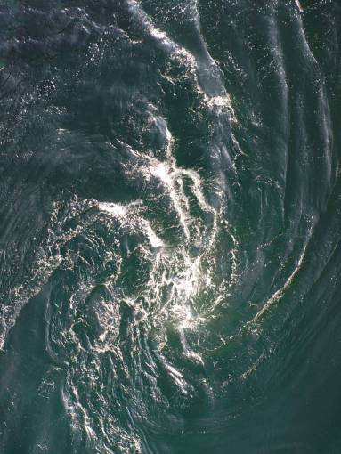 arriba océano agua antena remolino vórtice olas mar