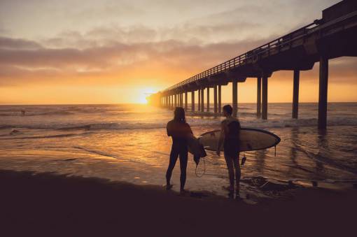 luz del sol gente hombre mujer surfista surf mar océano