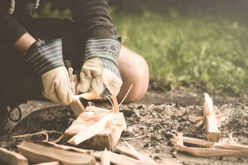 sculpture people  working  sculpture  outdoor  wood  hand  gloves
