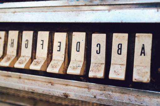 sucio todavía elementos cosas letras del alfabeto interruptores sucio