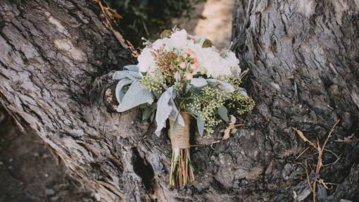 trunk still  items  things  flowers  bouquet  wrap  ribbons