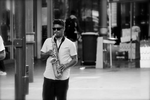 musica ejecutante de la calle, ciudad de la música, saxofón, hombre, adulto