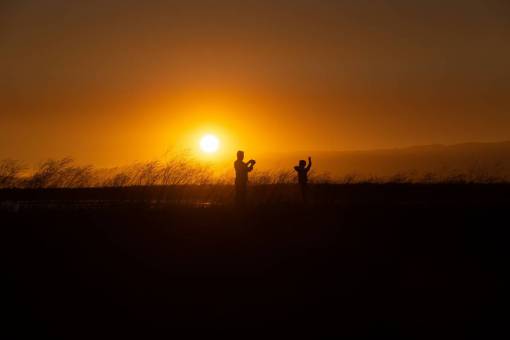 luz del sol puesta de sol gente dorada niño padre fotografía horizonte