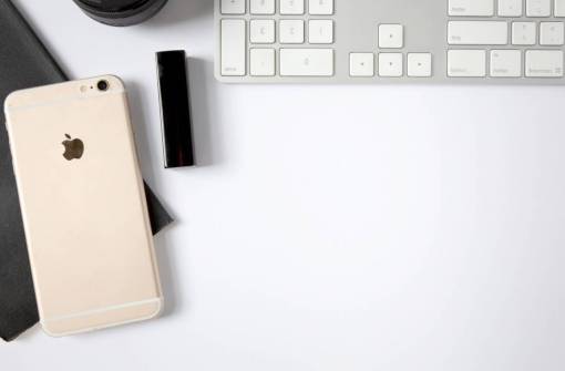 escritorio espacio de trabajo superior oficina computadora teléfono inteligente tecnología negocio