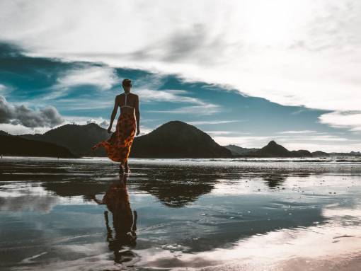 sueno viajar playa mujer cielo sueño espejo reflejo