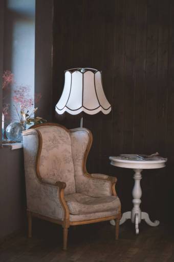 silla vintage silla lámpara mesa habitación casa hogar