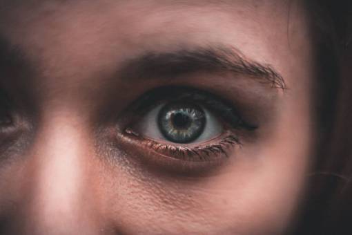 hembra mujer ojos azules primer plano hembra niña persona