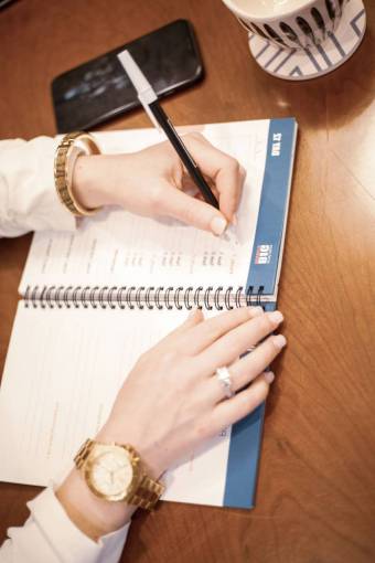 escritorio escribir carta mano nota bolígrafo papel cuaderno