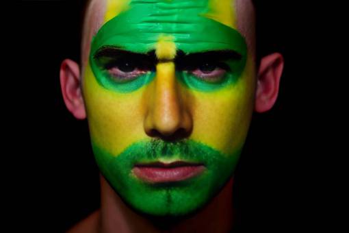 brazo etnia caucásica rostro humano hombres fútbol;ventilador;brasil;pintado;cara una persona retrato pintura facial
