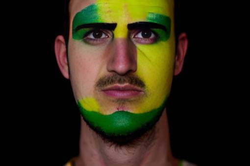 brazo pintura facial hombres futbol;fanático;brasil;pintado;rostro rostro humano una persona pintura deportiva