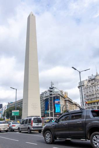 paisajes de argentina lugar famoso edificio arquitectura exterior estructura construida paisaje urbano rascacielos argentina;ciudades capitales;buenos aires;obelisco