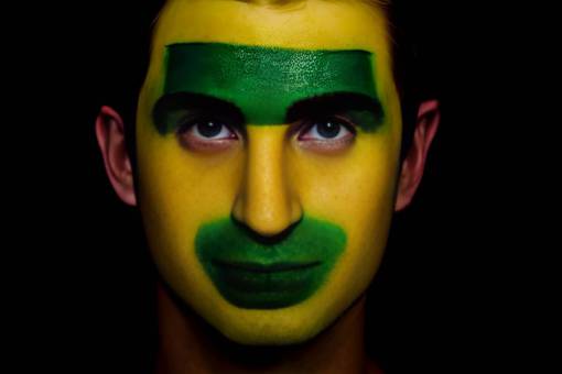 brazo rostro humano una persona deporte hombres fútbol;ventilador;brasil;pintado;pintura facial pintura facial
