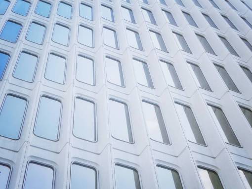 futurista espejos de arquitectura moderna;ventana exterior del edificio abstracto azul del edificio