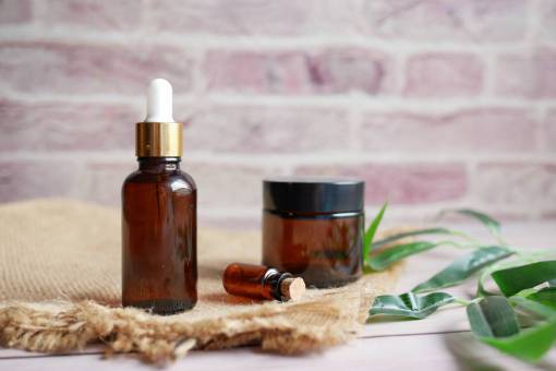 cuidado naturaleza cuidado de la salud y medicina botella primer plano aromaterapia medicina cannabis aceite