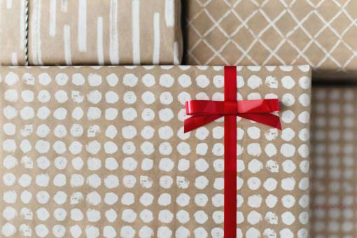escritorio Preparando el regalo de Navidad
