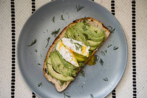 comidas Tostada de aguacate