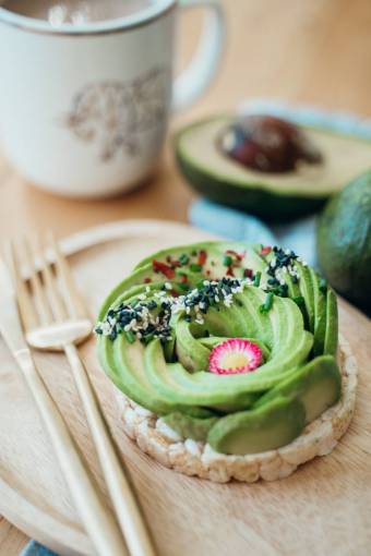 comidas Tostada de aguacate