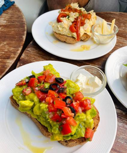comidas Tostada de aguacate