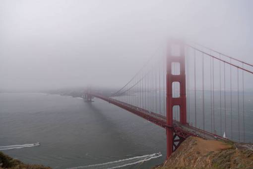 Puente Golden Gate San Francisco arquitectura bahía barcos de agua niebla