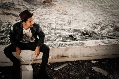 collar gente hombre gorra sombrero collar ropa negra