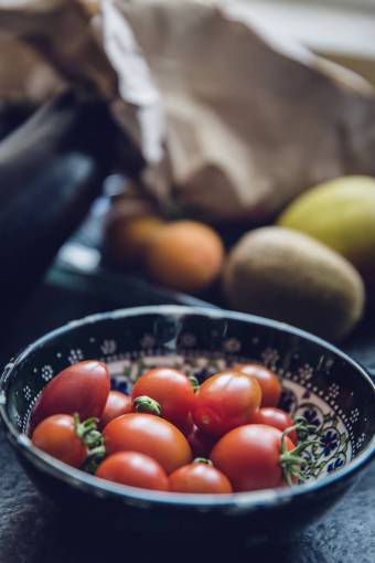 red  tomato  fruit  vegetable  food  kiwi  blur
