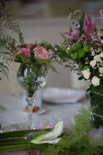 crystal-clear-water decoration  table  reception  crystal  vase 