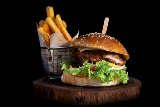 bun-bread Burger and fries