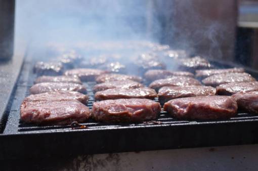 cortar Medallón de carne a la parrilla