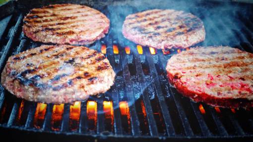 cortar Medallón de carne a la parrilla