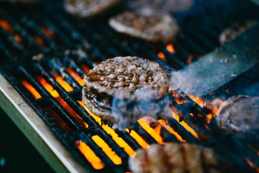 cortar Medallón de carne a la parrilla