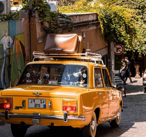 coche coche de transporte de viaje al aire libre; modo de vehículo de transporte de vehículos terrestres antiguos