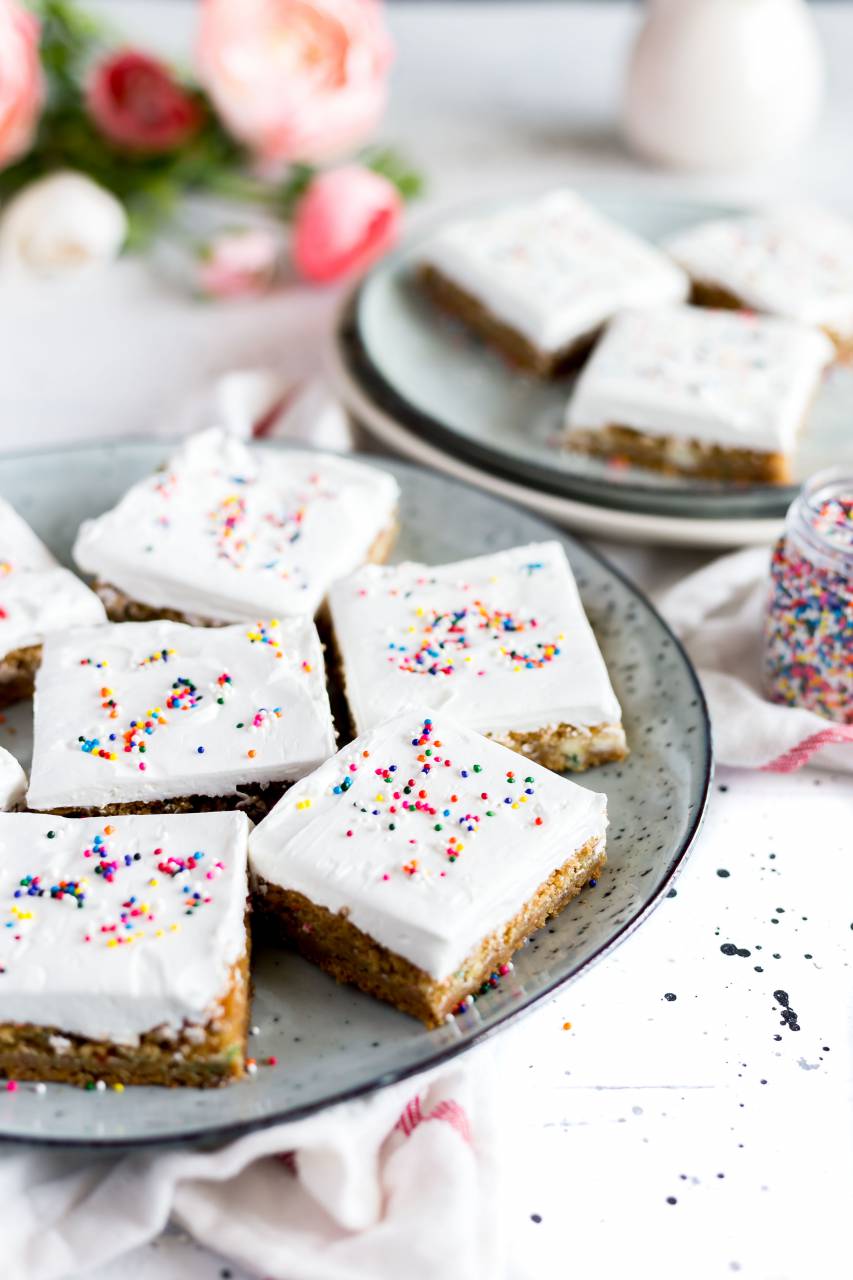 bake, sprinkles, cookies, baking, cooking, cook, food, dessert, sweets, brown, plate, table
, 